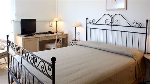 Hotel Sirolo Hotel 4*